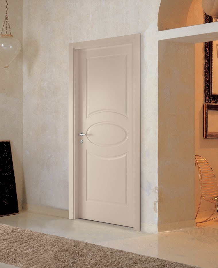 Porte intérieure dans un intérieur architectural