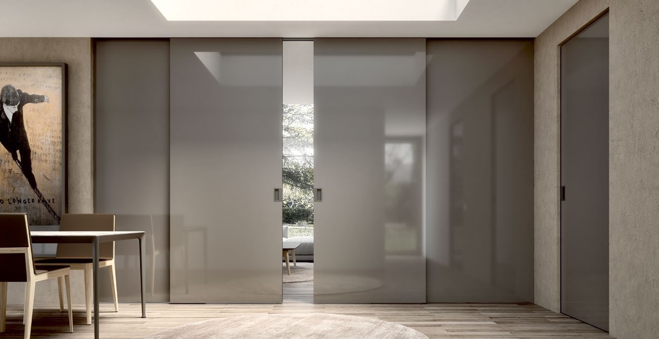 Porte intérieure dans un intérieur architectural