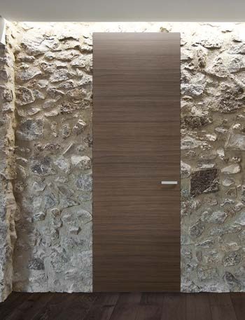 Porte intérieure pivotante surdimensionnée